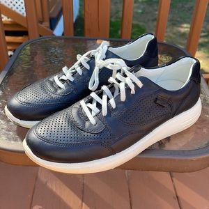 Womens Ecco Leather Sneakers | Color: Black | Size: 9